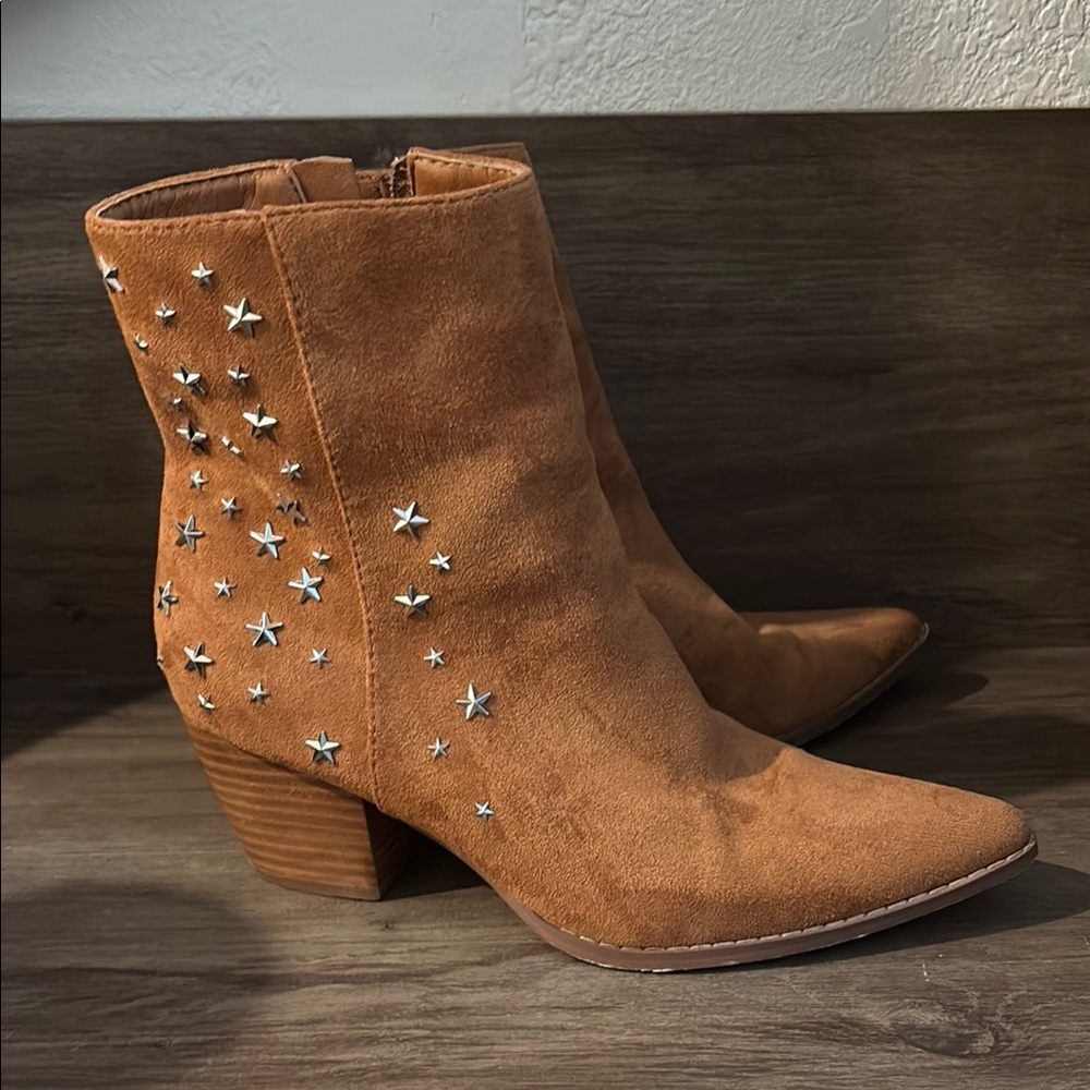 Tan Suede Ankle Boots with Star Accents